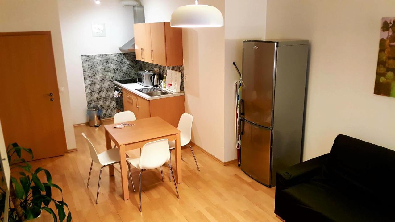 Apartment Smichov Prague Extérieur photo