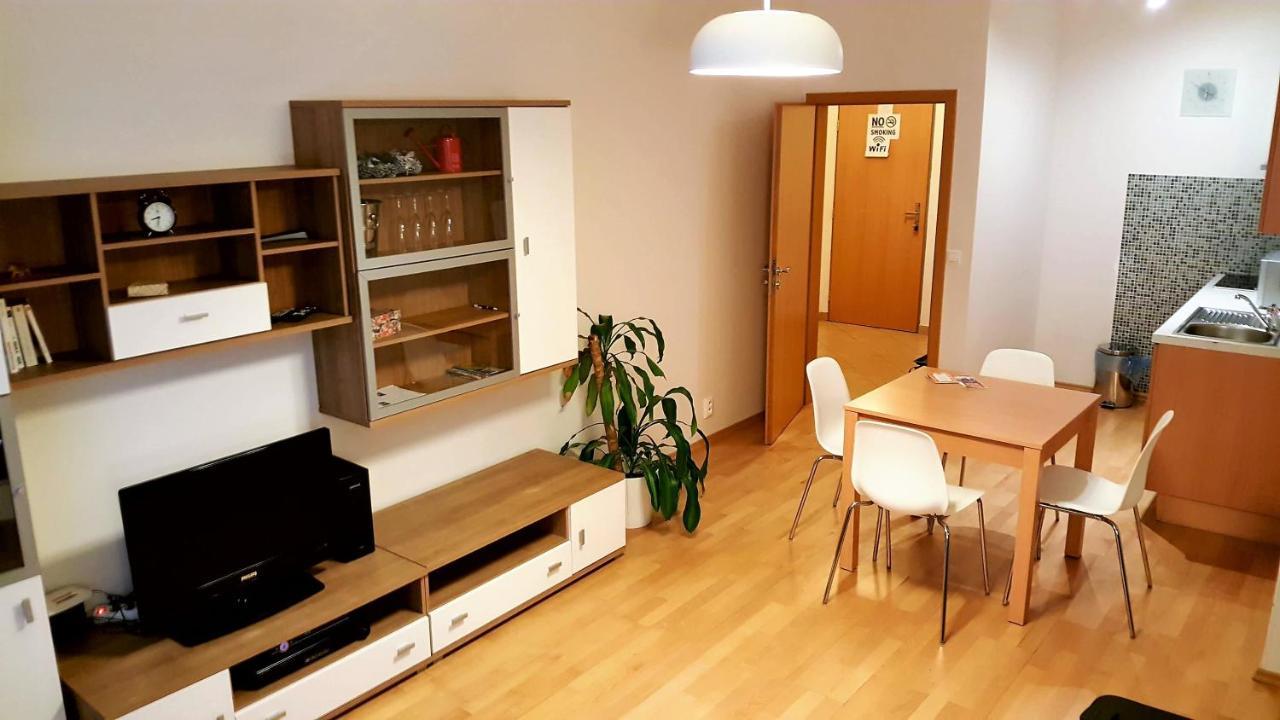 Apartment Smichov Prague Extérieur photo